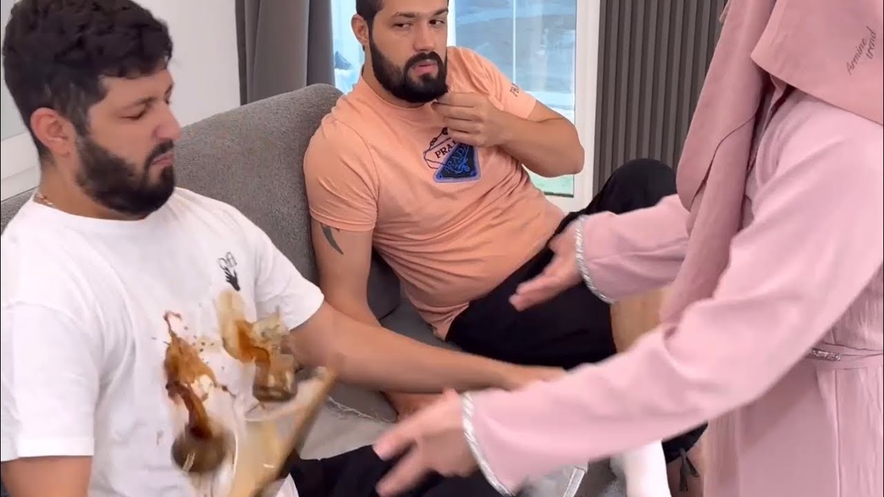 كيف رمة قهوه ع زوجها امام ضيف؟