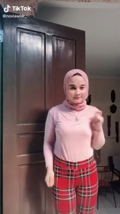 Hijab cantik memek tembem