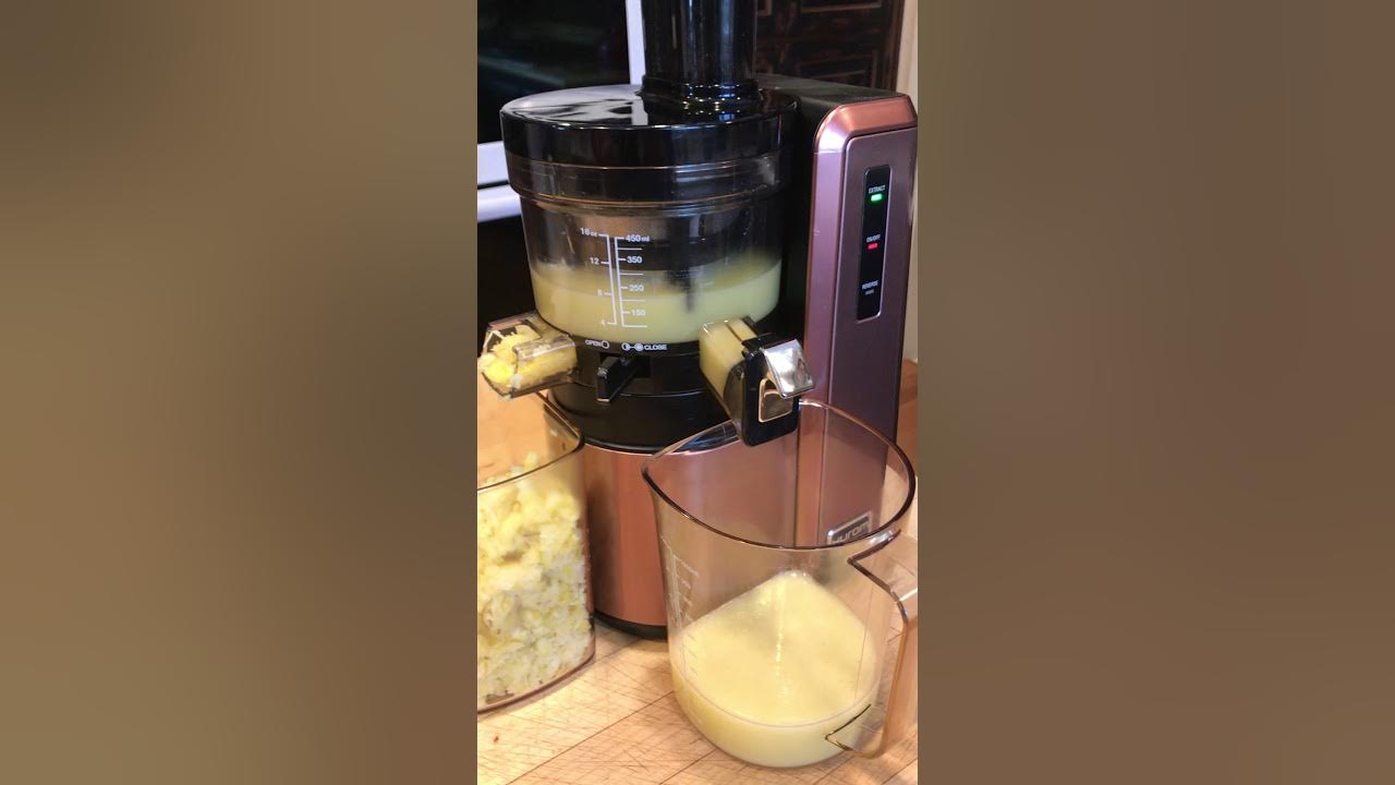 Using my Hurom juicer to make lemon juice YouTube