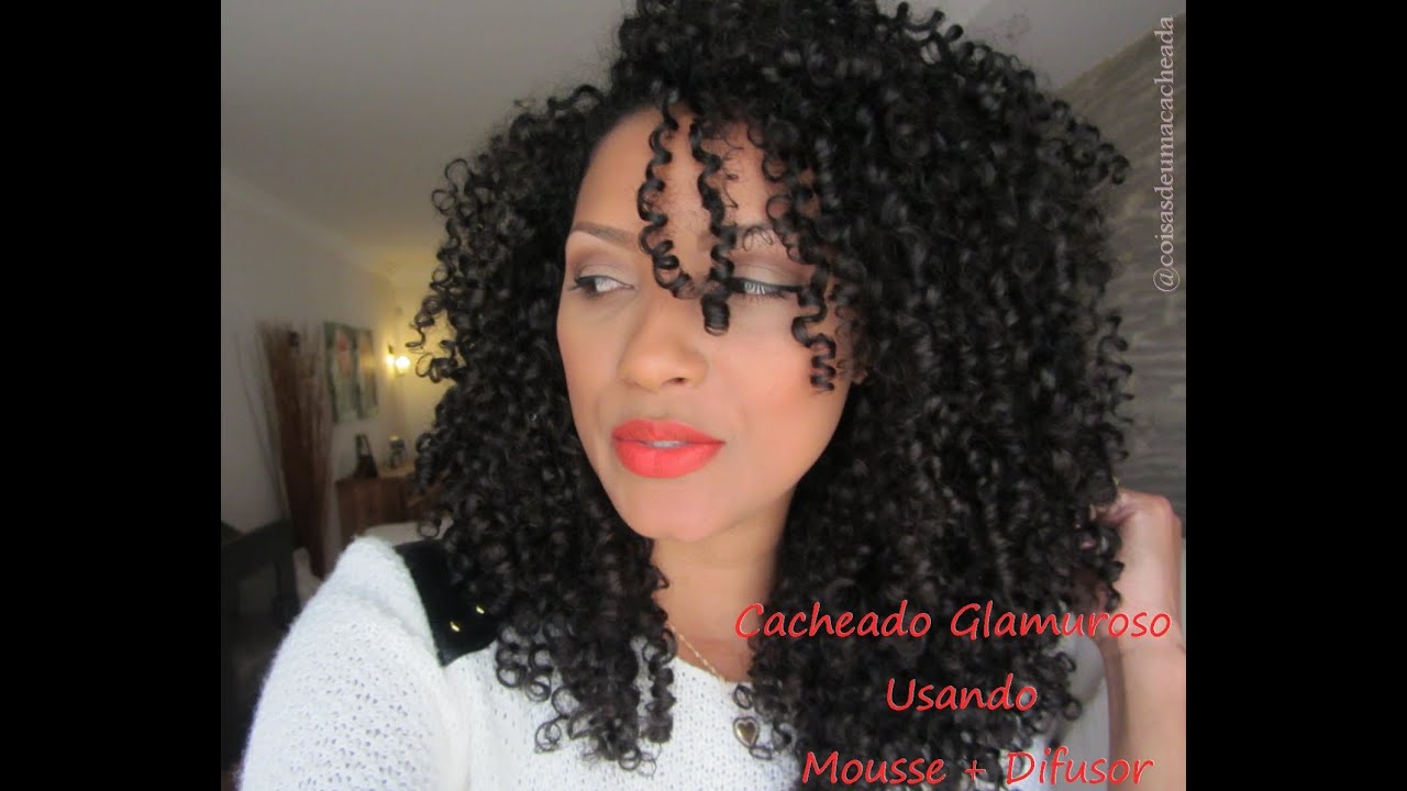 Cacheado Glamuroso Usando Mousse + Difusor