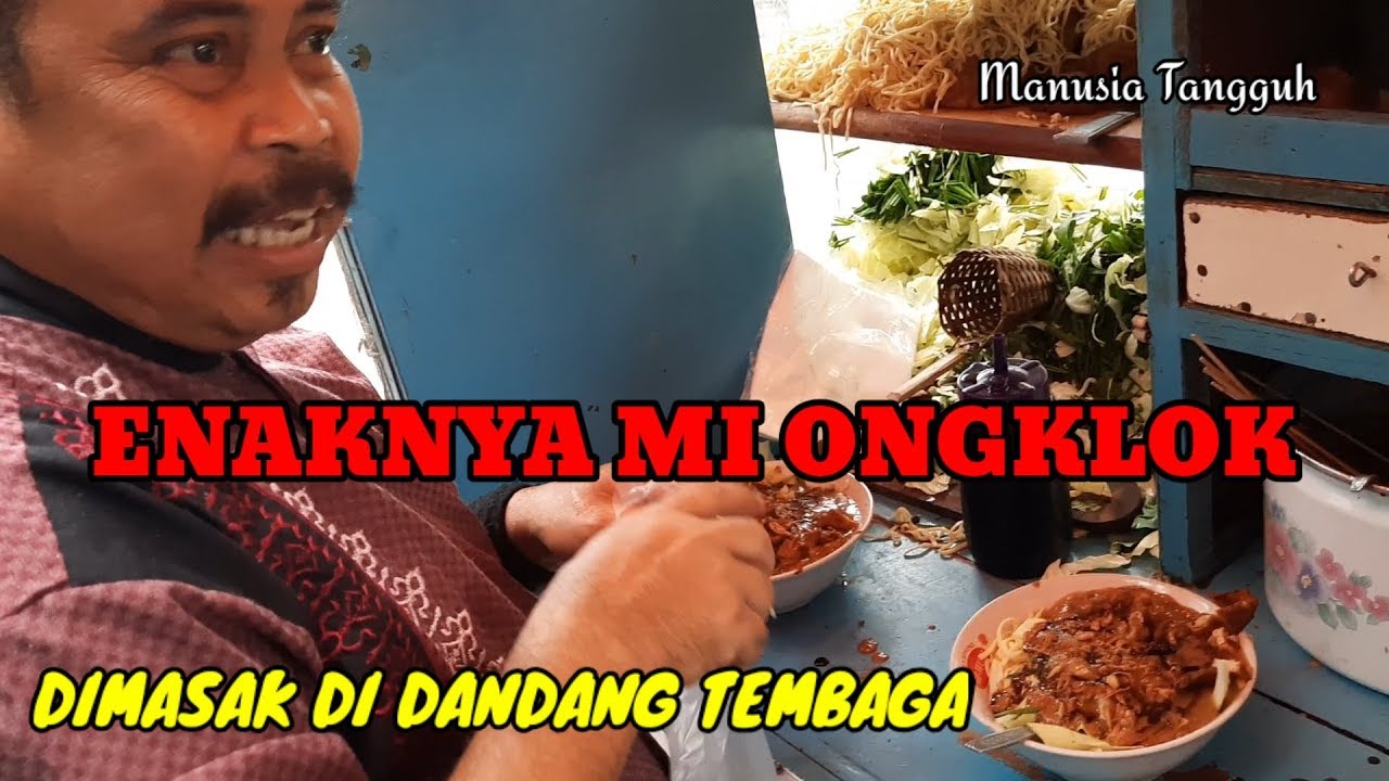 Bisnis jualan mi ongklok yang dimasak di panci tembaga