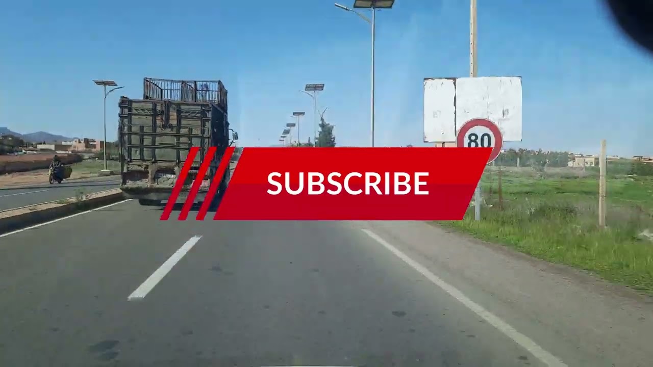 خرجة من وجدة ل عين بني مطهر، دخلوا تشوفو الطريق كيدايرة،  شوفو العين ديال الما للي ف جنب الطريق.