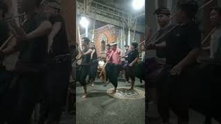 Latihan Tari Baris Gede