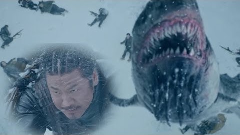 The snow shark launches a crazy attack, and the big snow monster appears, causing an avalanche!
