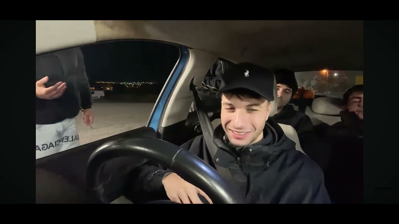 ΣΚΗΝΙΚΟ ΜΕ  ΝΤΑΪΆΝΑ ΑΕΡΑΚΗΣ 