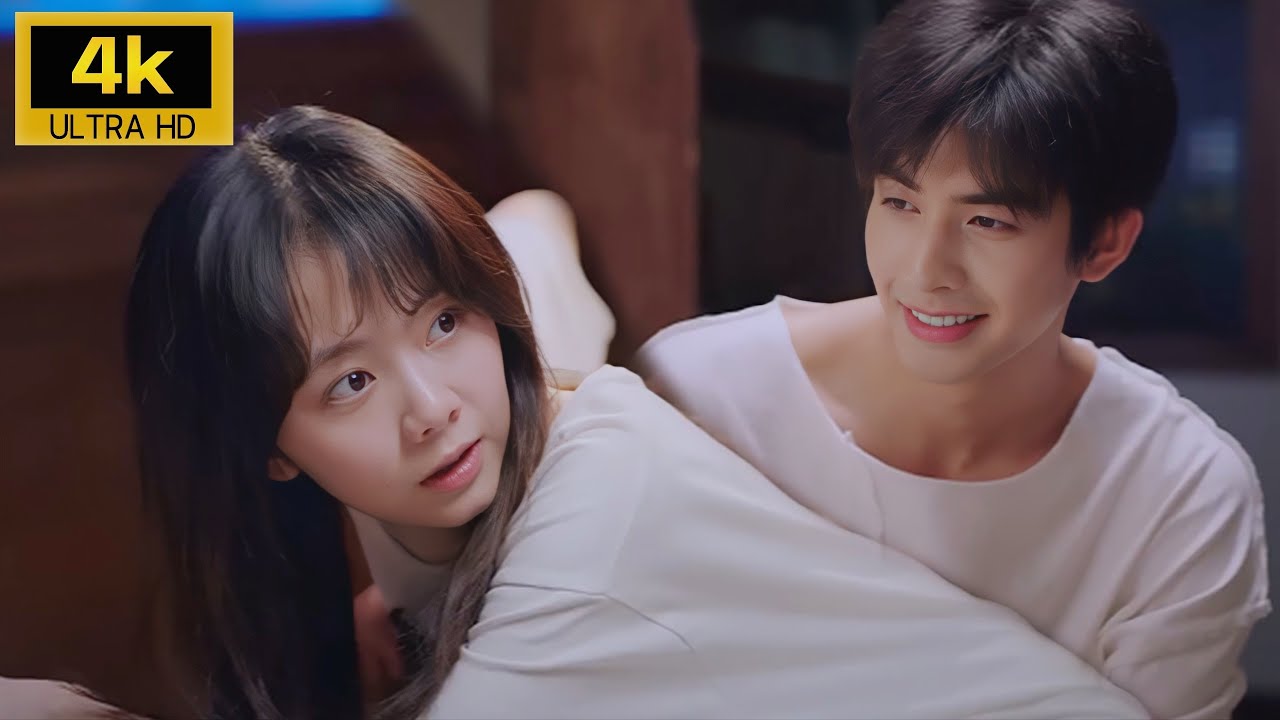 Соседский брат хочет стать парнем Золушки, обнимает ее и мило признается в любви поздно ночью