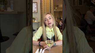 В Испании эмигрантам подают грязную посуду?!