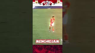 The Indonesian National Team Goalkeeper Flies Garudas Action Thwarts Malaysias Free Kick ind
