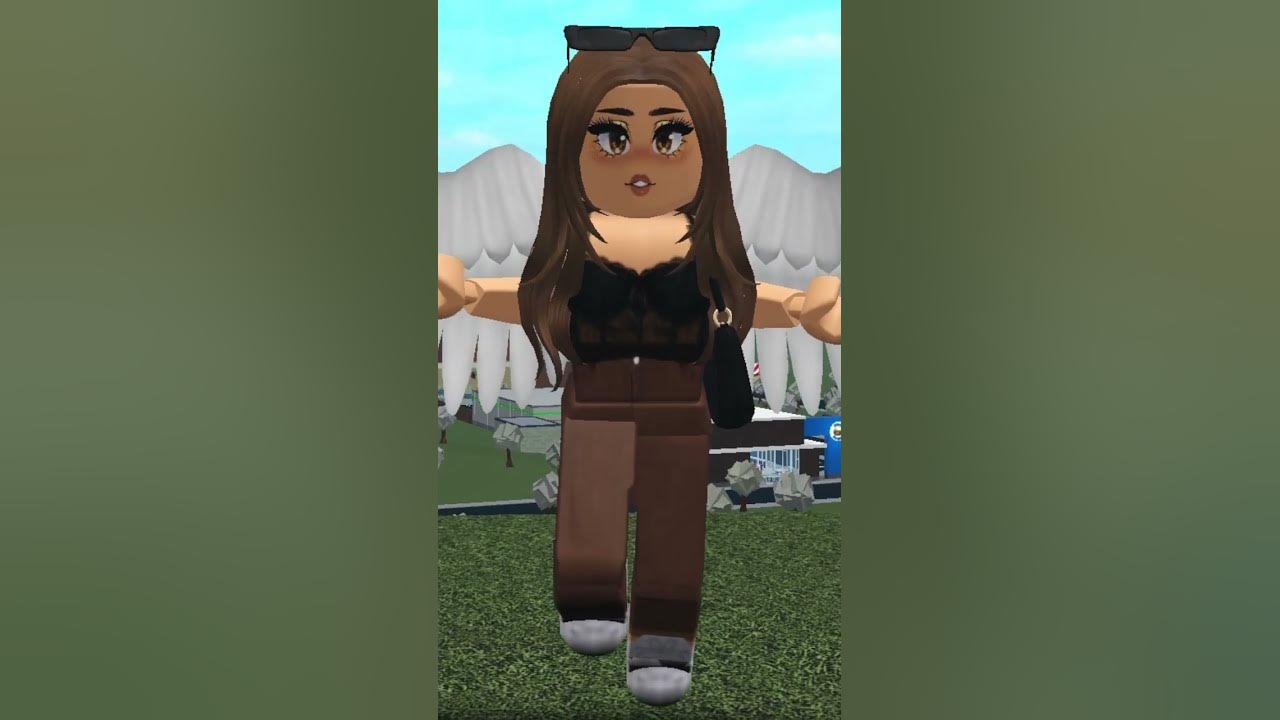 Wow Welcome to bloxburg is finally free! Anybody who plays it doesn't need  25 robux anymore! : r/GoCommitDie