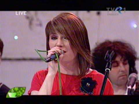 Alexandra Ungureanu Band - How will I know (Cafeneaua astrelor) 14.06.2008.mpg