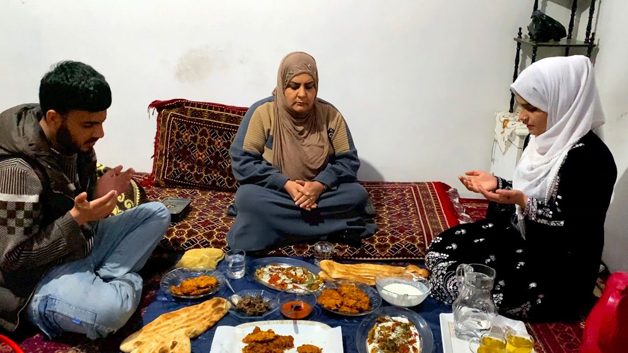 افطار با فامیل ما /جیگر خونی خانم ذکیه در باره فامیل های که نان به خوردن ندارند 🥹