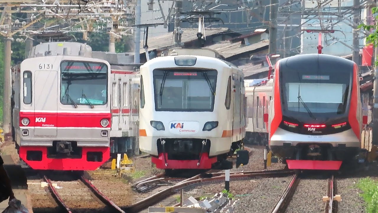 Kumpulan Kereta Api KRL di Stasiun Tanah Abang : Kereta Listrik KRL China CRRC, JR 205, dan TM 6000