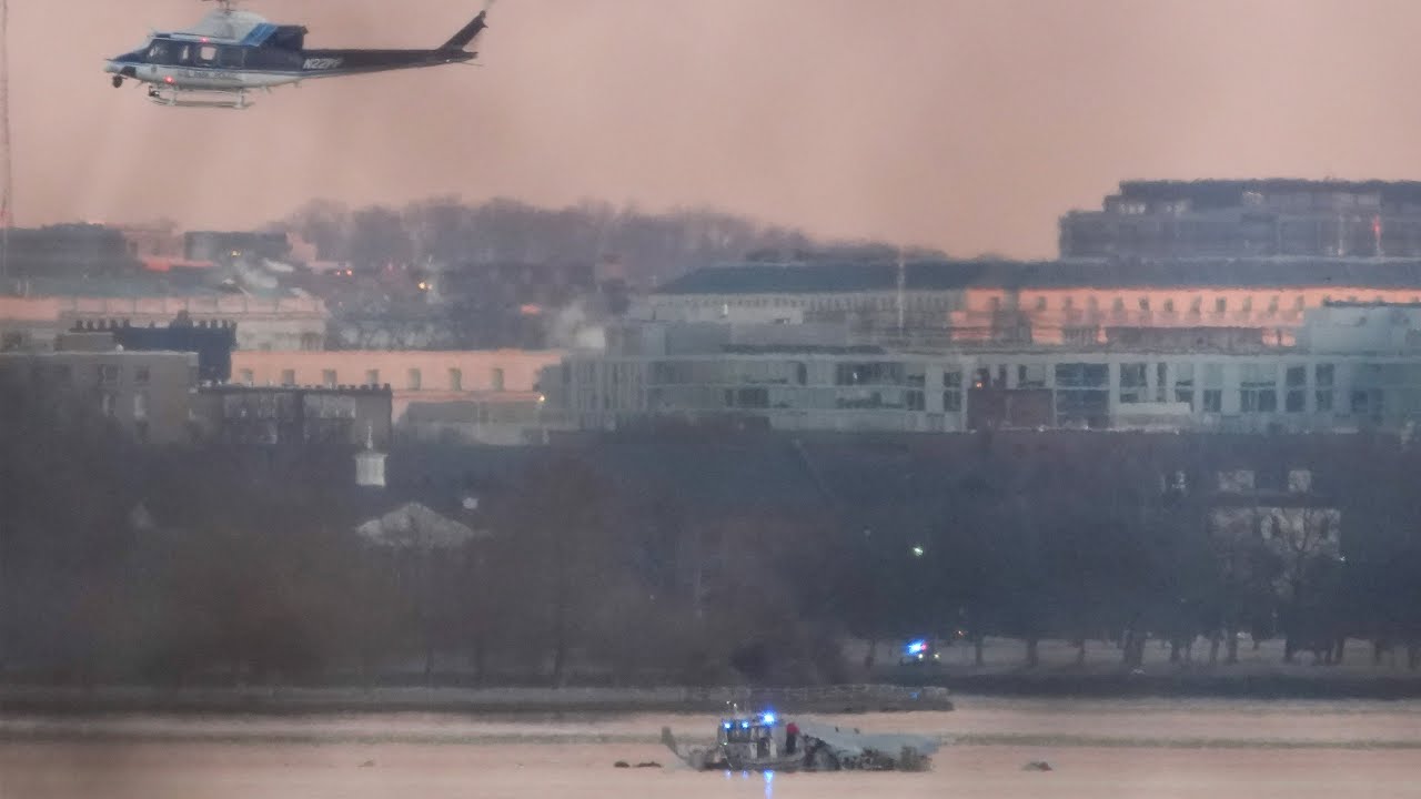 LIVE: Latest updates on deadly DC plane crash - YouTube