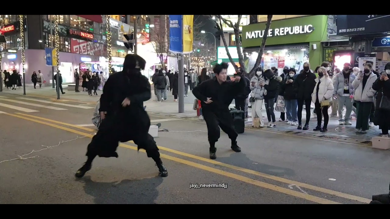 211211 ❤ Limit [ATEEZ(에이티즈) - WIN]  신촌 버스킹 (shinchon busking)