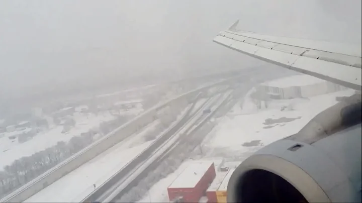 Lufthansa Airbus A321 Snowy Landing at Frankfurt Airport