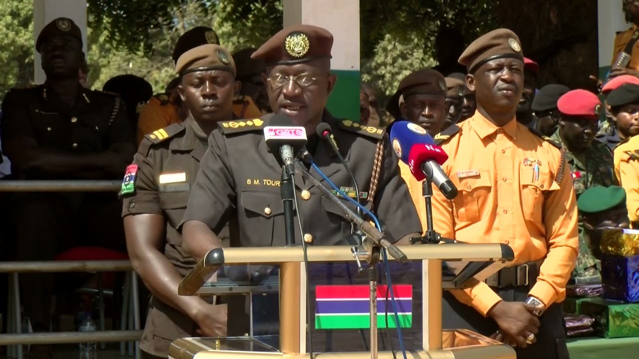 253 сотрудника Департамента иммиграции Гамбии завершают обучение.