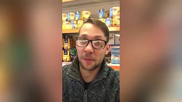 Что ты съел? Весёлый продавец в польском магазине Лондона.