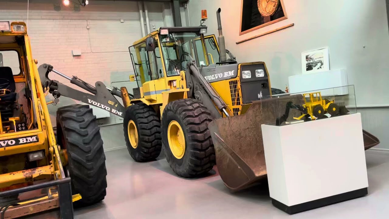 Grävlastare Volvo BM EL 70. Byggd 1992-1995. Munktellmuseet, Eskilstuna 