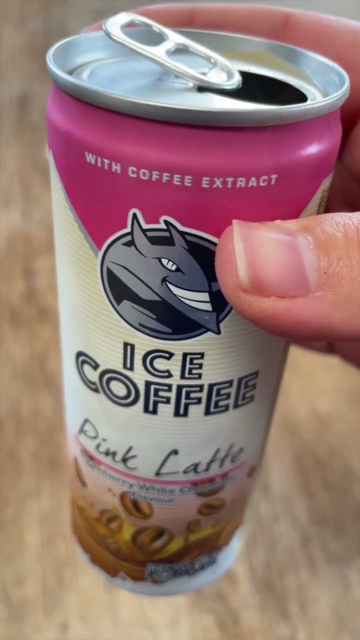 Eisgekühlter Genuss: ICE Coffee Pink Latte mit Erdbeer-Weißschokolade ... Eisgekühlter Genuss: ICE Coffee Pink Latte mit Erdbeer-Weißschokolade ...