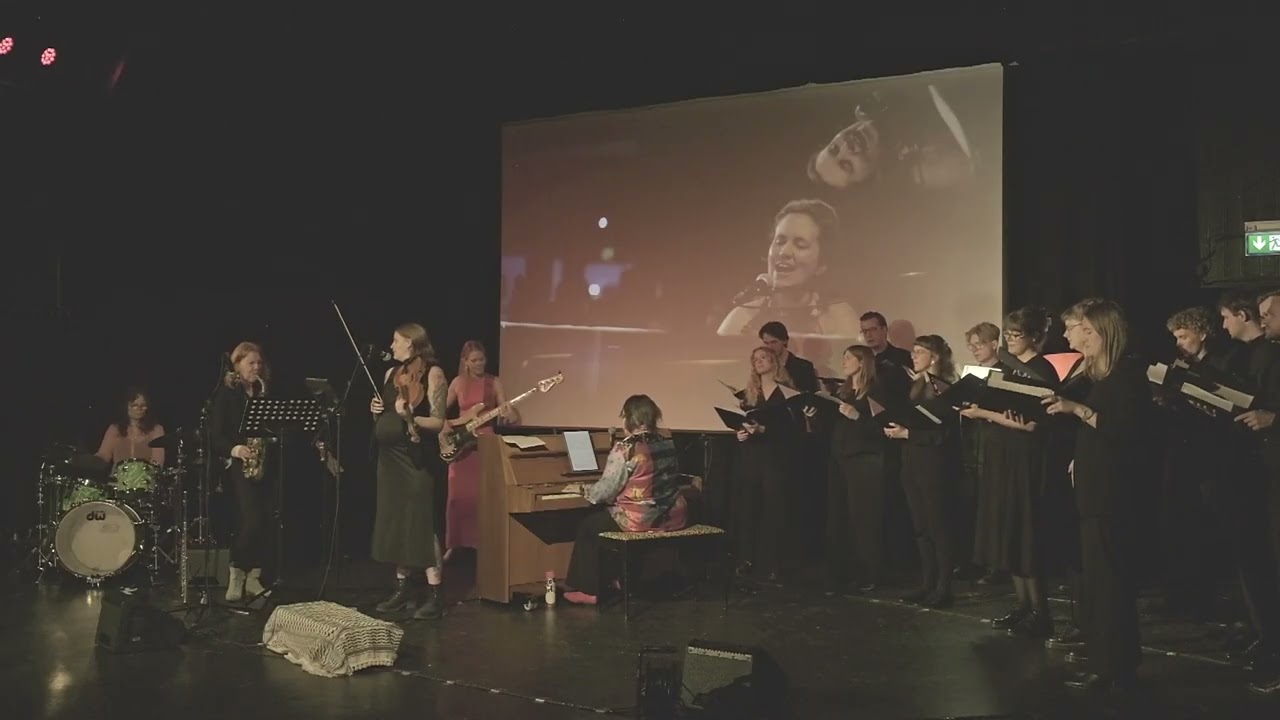 I am here  - Amy Bormet Connection & Carl Johans Kammarkör