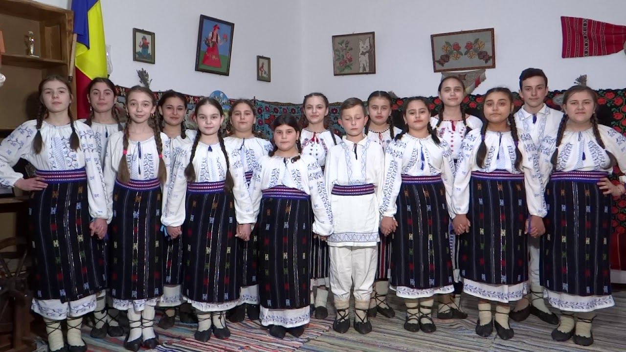 Grupul folcloric  Bujorelul - La mulţi ani măicuţă