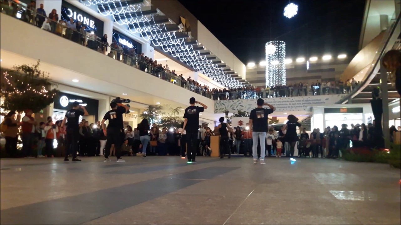 Flash Mob Liverpool #SoloEnAltacia - YouTube
