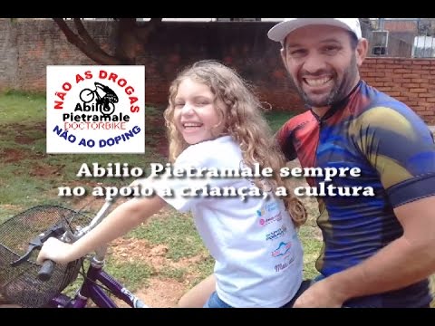 Em entrevista muito engraçada Gabi canta pedalando com Pietramale