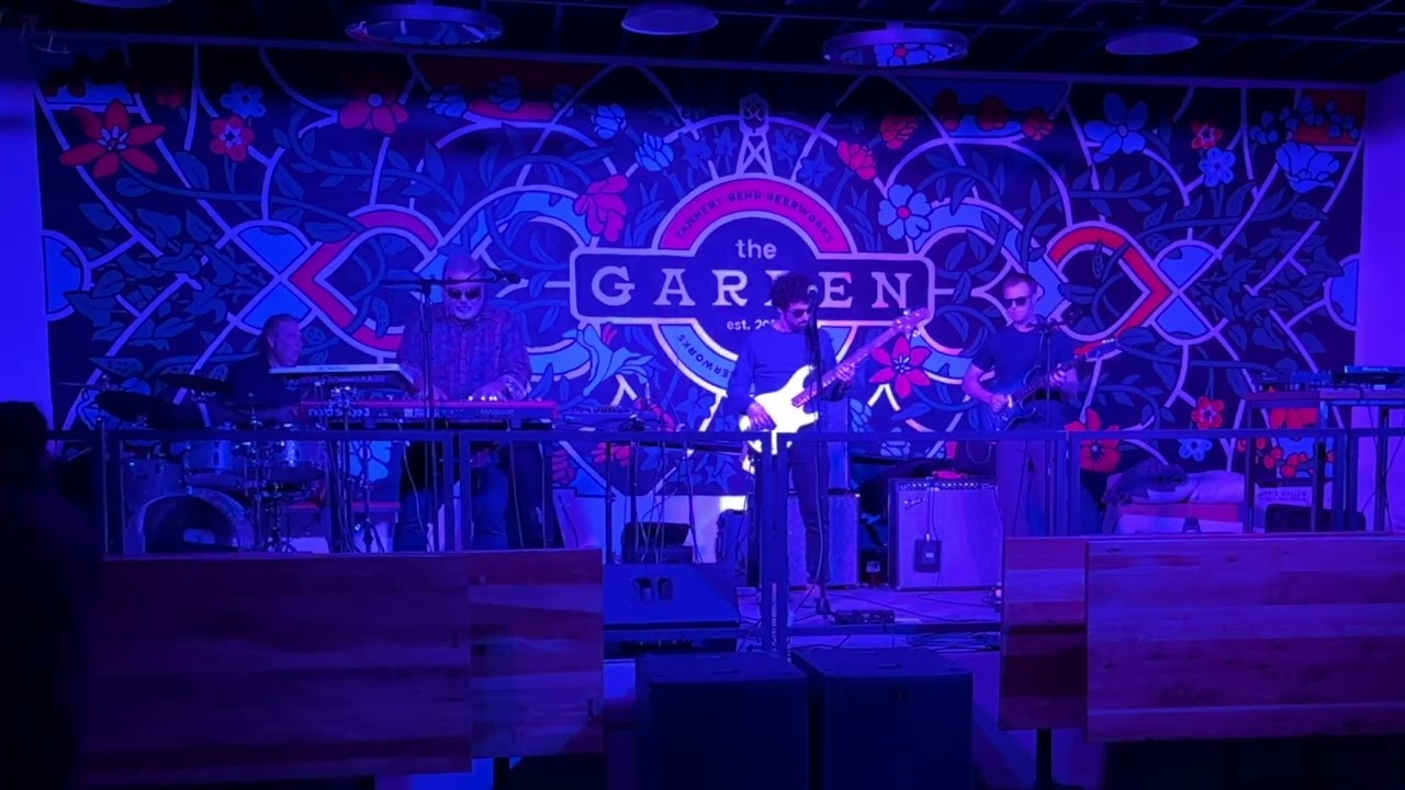 Static Flow - Dean Town (Live at The Garden)