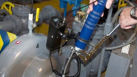 Operating the UE Systems UP 401 Digital Grease Caddy