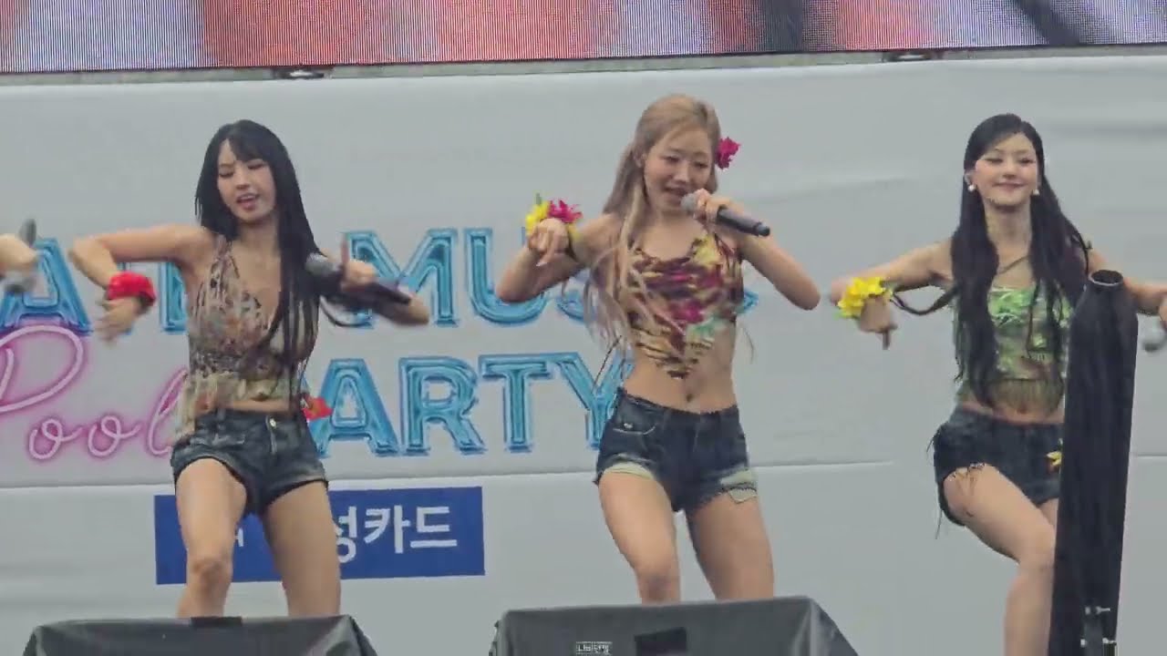 250809 KISS OF LIFE(키스오브라이프) - Tell Me [캐비 Water Music Pool Party]