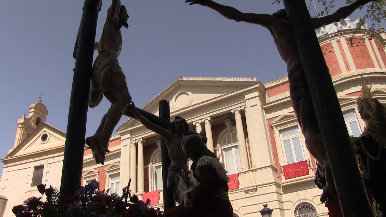 Semana Santa Ciudad Real 2022 Viernes Santo por la mañana Tres Cruces ...