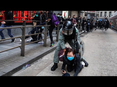 violence-erupts-as-hong-kong-police-crack-down-on-protesters