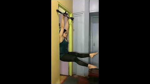 Hanging Flutter Kicks