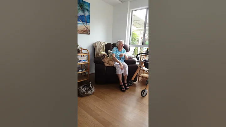 91 yr Old Granny sings to her Family at Xmas