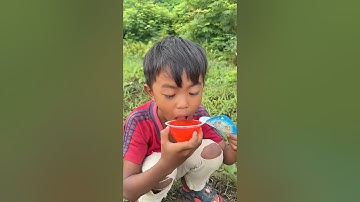 Overlevingsvaardigheden - SLIM idee en NUTTIG in het bos #bushcraft #kamperen #buiten