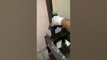 Changing the shoes of the elevator cabin with the T9 rail