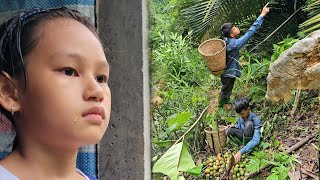 Download Lagu The little girl was very worried when it rained and her brother did not come home. MP3 Download Lagu The little girl was very worried when it rained and her brother did not come home. MP3