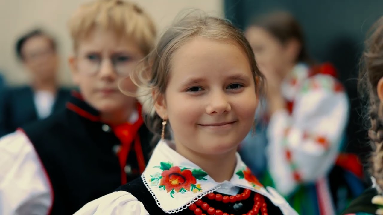 "PRZYŚPIEWKI" DZIECIĘCO - MŁODZIEŻOWY ZESPÓŁ LUDOWY KODERKI - Biennale Folkloru w Łowiczu 2025