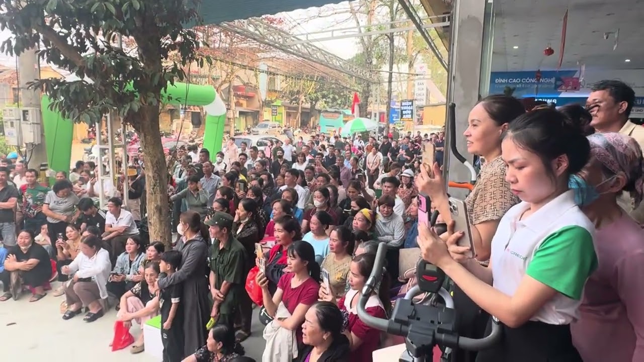 A Páo giao lưu Điện Máy Đức Anh Ngã 3 Pắc Há Bắc Quang Tuyên Quang