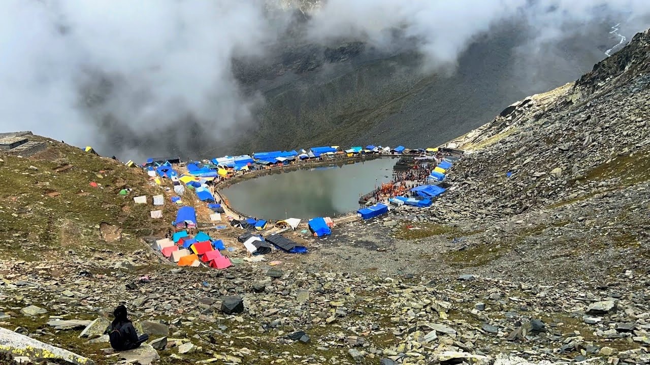 Changing weather at Manimahesh 