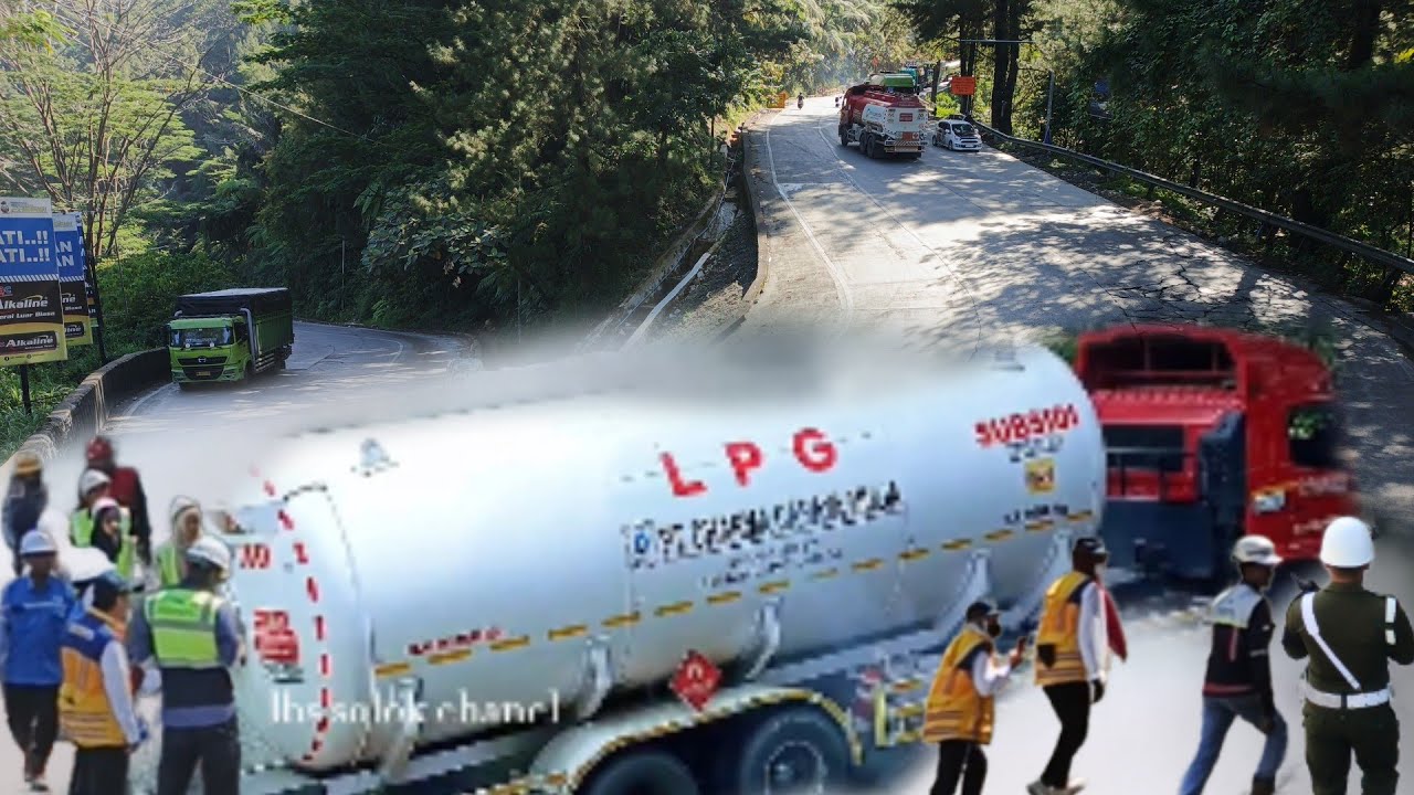 Sitinjau lauik hari ini,truk slip, jalan licin 12 Januari 2026