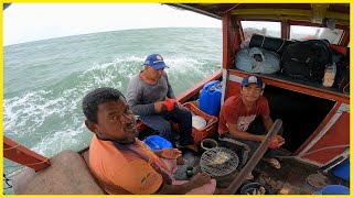 Rotina do Pescador em Alto Mar: Desafios Diários e Grandes Recompensas.