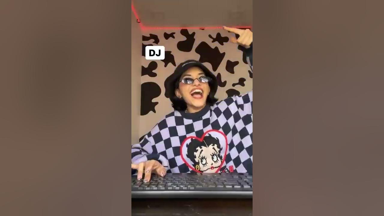 DJ’s be like DJ’s be like
