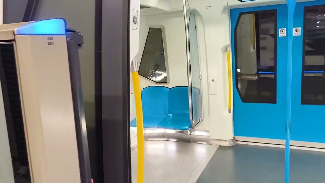 MRT Kajang Line Siemens Inspiro (set 158) arriving and turnabout at Kajang.