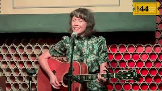 Celebrity SARAH LEE GUTHRIE - Catch the Wind Donovan Net Worth