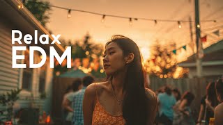 Chill EDM Vibes: Relax &amp; Focus with Downtime Electronic Music 🎧