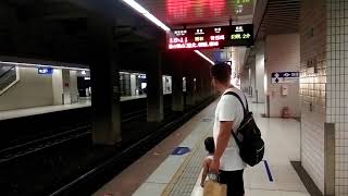 106/10/4 223次普悠瑪自強南港進站