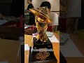 Cận cảnh cúp vô địch của Ben Johns