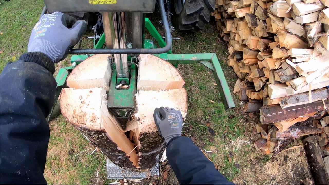 Deutz AgroXtra 4.07 Holz spalten mit Stockmann und Spaltkreuz