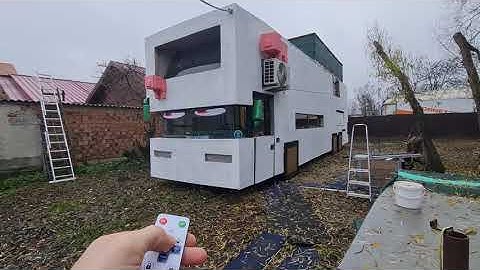 I Built the Ultimate Double Decker Bus in Minecraft